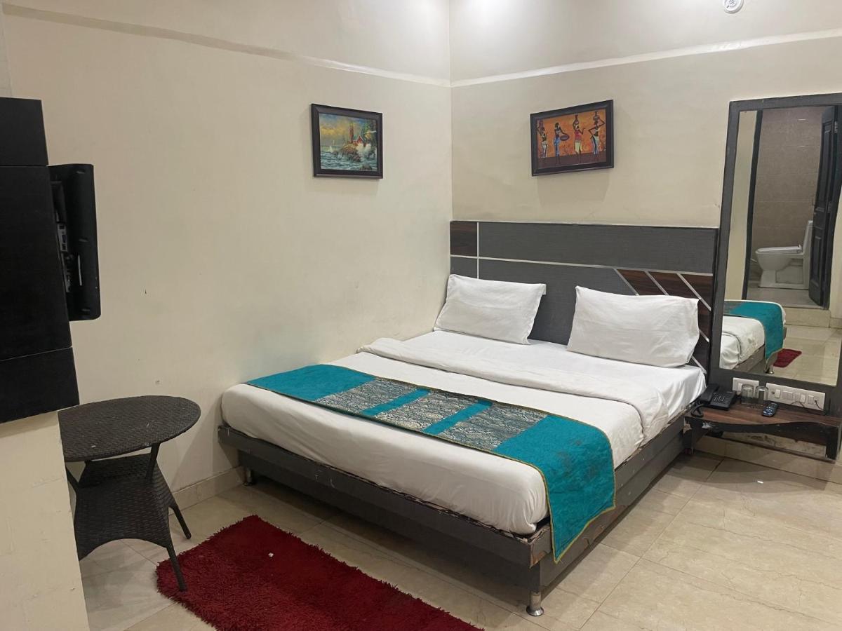 Hotel Hare Krishna Main Bazar Nueva Delhi Exterior foto