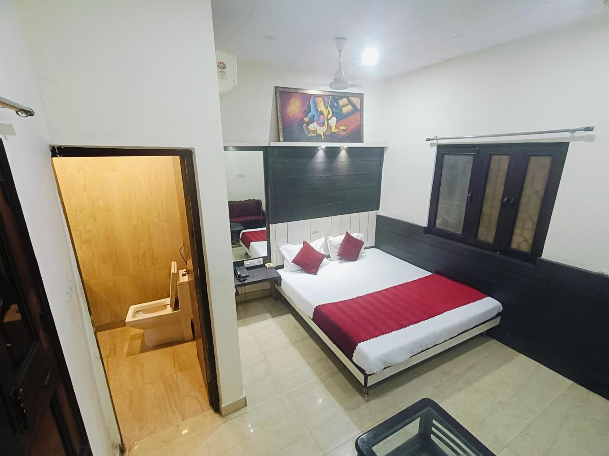 Hotel Hare Krishna Main Bazar Nueva Delhi Exterior foto