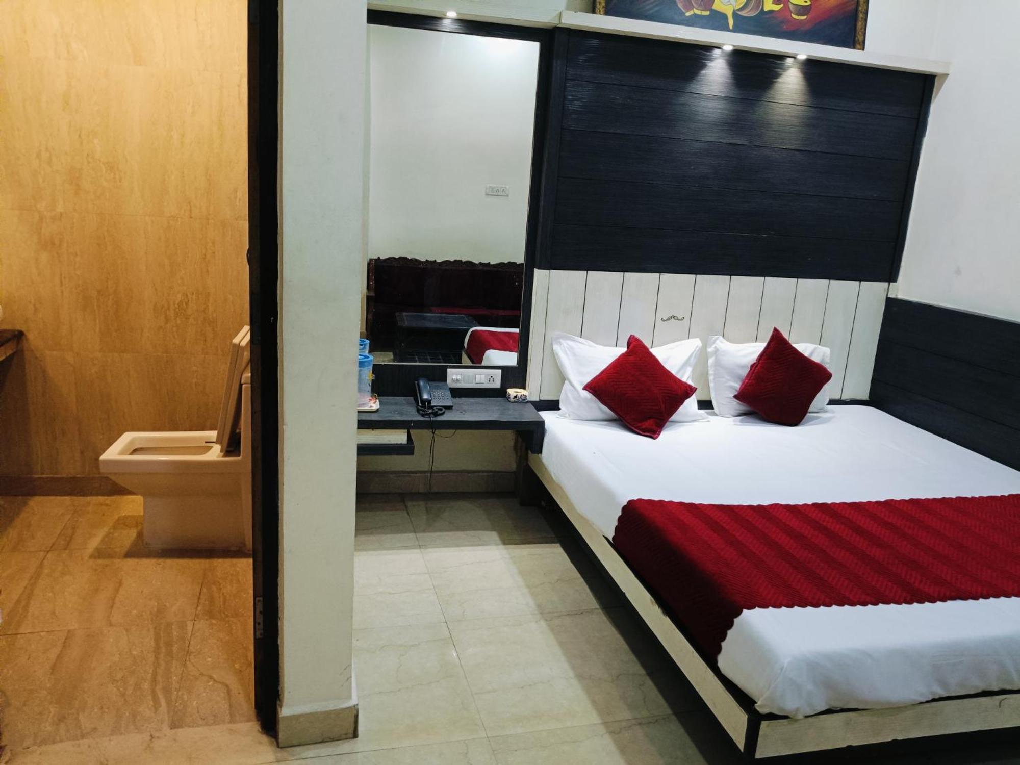 Hotel Hare Krishna Main Bazar Nueva Delhi Exterior foto