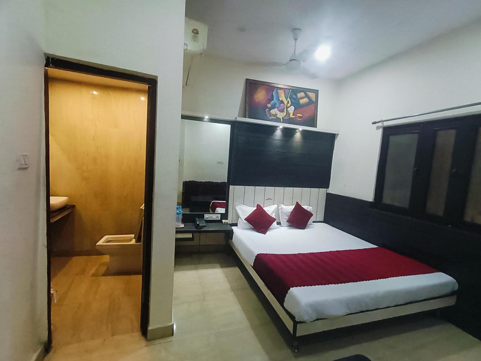 Hotel Hare Krishna Main Bazar Nueva Delhi Exterior foto