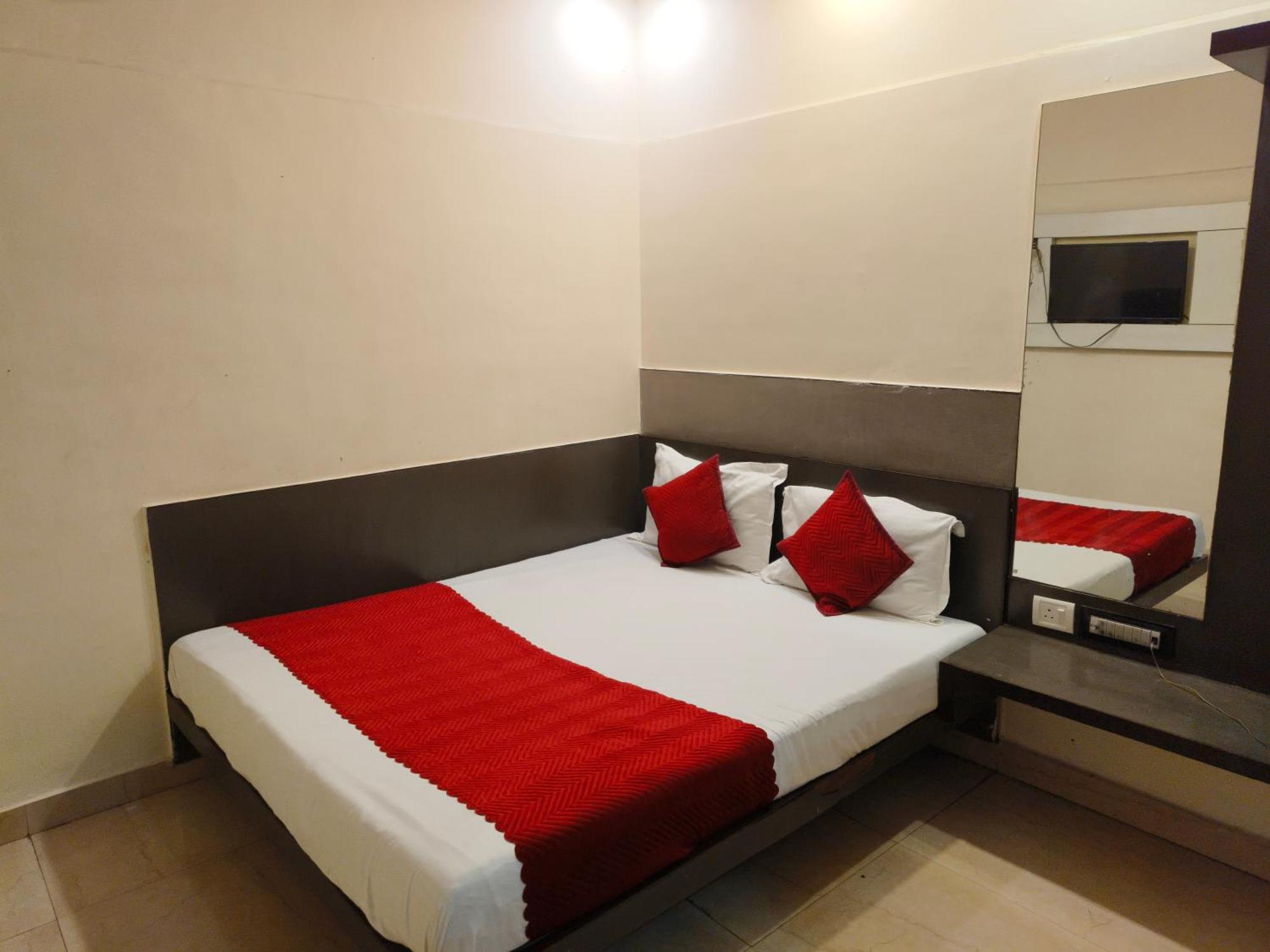 Hotel Hare Krishna Main Bazar Nueva Delhi Exterior foto