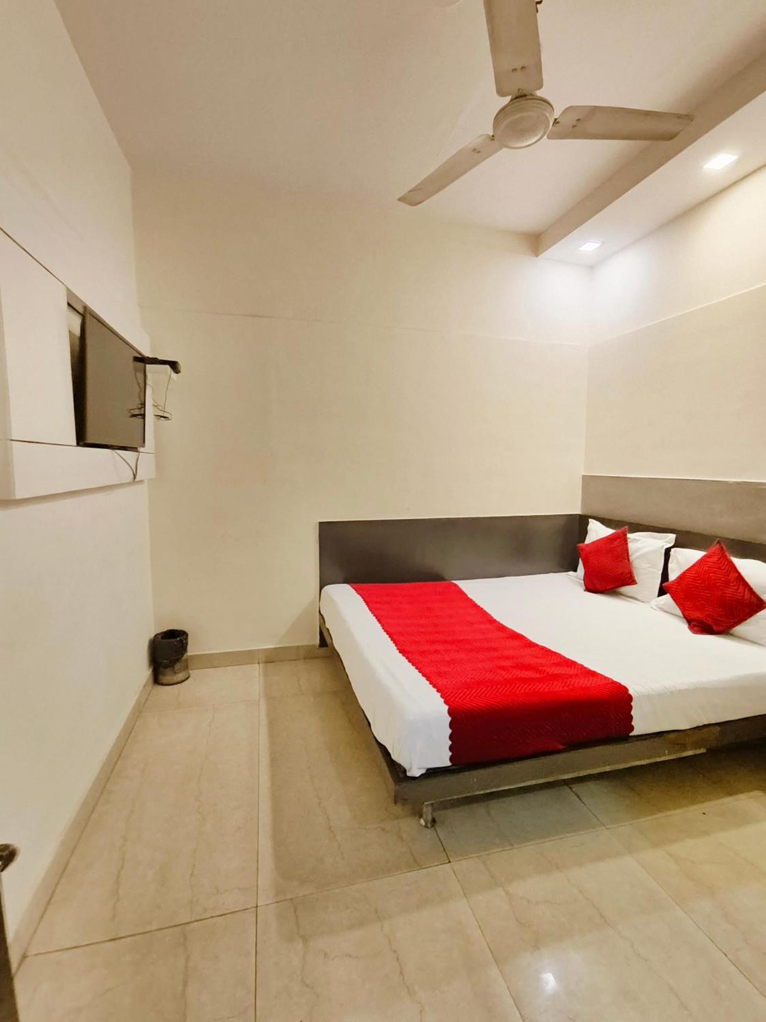 Hotel Hare Krishna Main Bazar Nueva Delhi Exterior foto
