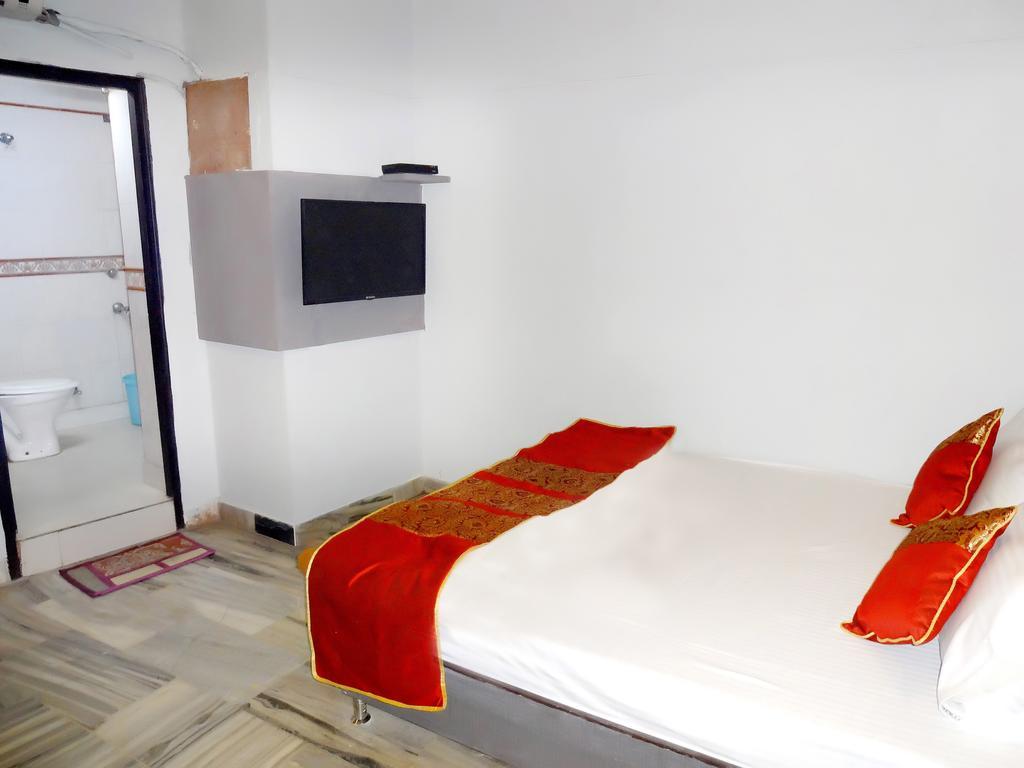 Hotel Hare Krishna Main Bazar Nueva Delhi Exterior foto