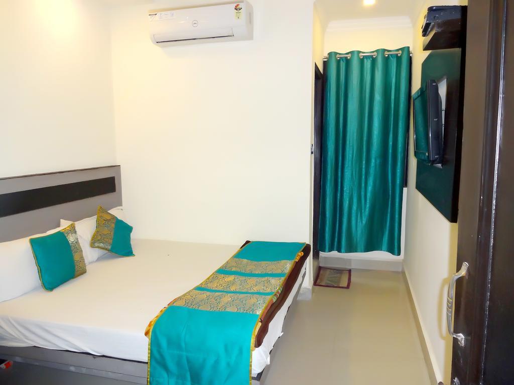Hotel Hare Krishna Main Bazar Nueva Delhi Exterior foto